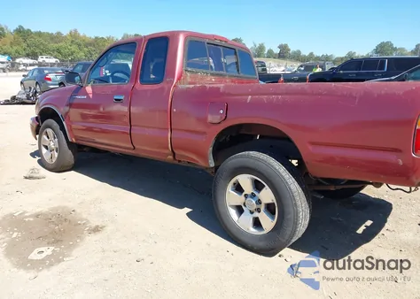 1998 Toyota Tacoma Xtracab из США, поврежденный, VIN 4TAWM72NXWZ048525